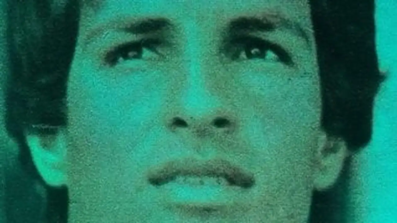 الأهلي يحتفل بذكري التتويج الأفريقي الأول بفضل 30 ألف شمعدان أحمر أشعلت المدرجات